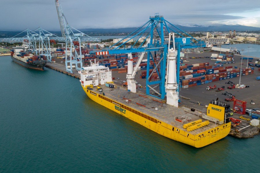 STS container crane to Guadeloupe